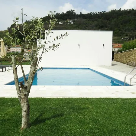 Casa Miradouro Bed & Breakfast 4*