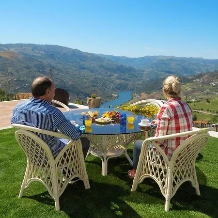 Casa Miradouro Bed & Breakfast