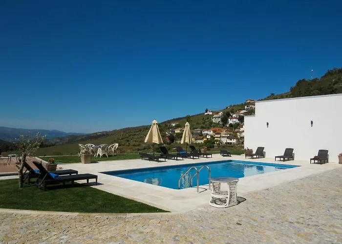 Casa Miradouro Bed and Breakfast 4*