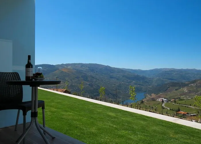 Casa Miradouro Bed & Breakfast