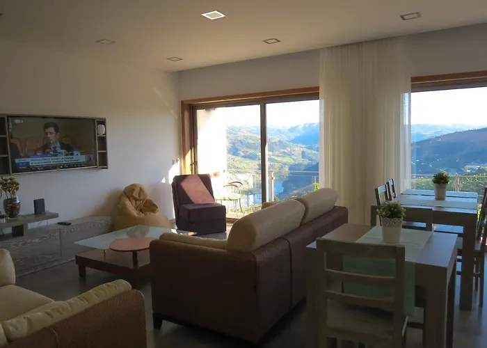 Casa Miradouro Bed & Breakfast 4*