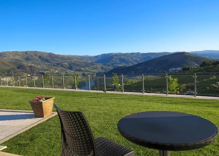 Casa Miradouro Bed & Breakfast Mesao Frio