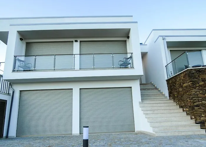 Bed & Breakfast Casa Miradouro 4*